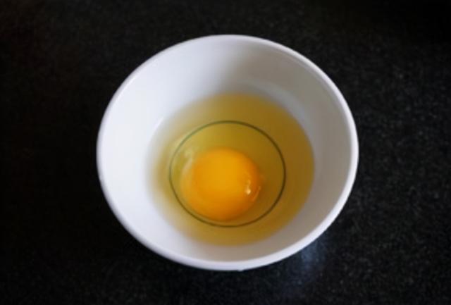 開水荷包蛋怎麼煮才不散（沸水下鍋是大錯）4