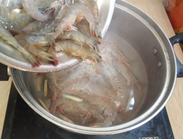 正宗水煮蝦的做法是熱水還是冷水（老祖宗留下來的煮蝦秘籍）3