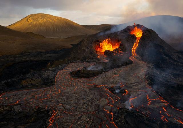 冰島火山噴發幾天了（他鏡頭下的燃燒的冰島火山）8