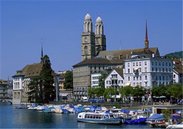 瑞士人口總數（瑞士人口不足900萬）13