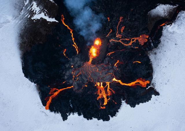 冰島火山噴發幾天了（他鏡頭下的燃燒的冰島火山）10