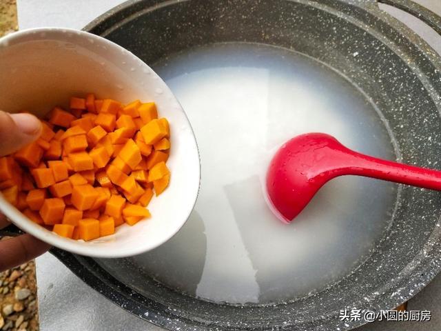 最簡單的熬小米粥（沒時間做早飯試試這米粥）7