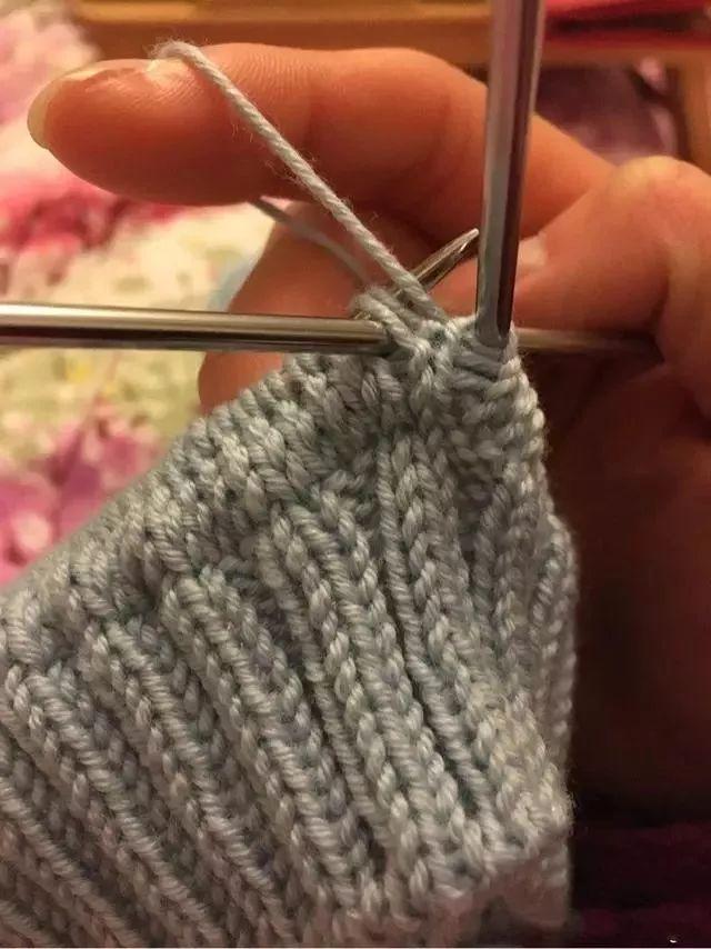 從下往上織毛衣圓領怎麼挑（不斷線從上往下織毛衣圓領的方法與技巧）8