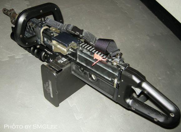 鋸式機槍使用方法（電鋸造型的機槍）4