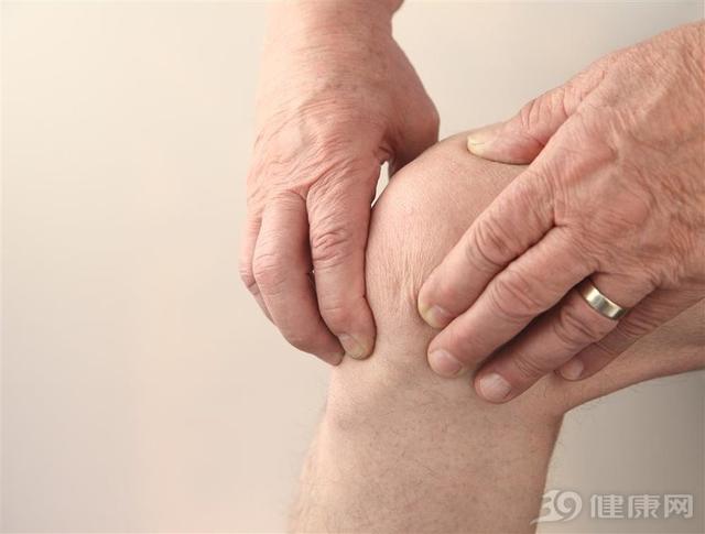 老人為什麼會膝蓋疼（為何膝蓋會經常疼）3