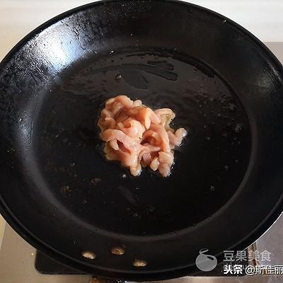 圓蔥炒豬肉（洋蔥炒肉絲的做法）4