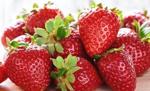 小孩可以吃三種草莓（草莓為什麼不能給孩子吃）3