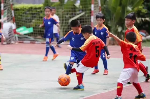 首批全國青少年校園足球特色學校（香洲區又有6所學校入選省級校園足球推廣學校名單）3