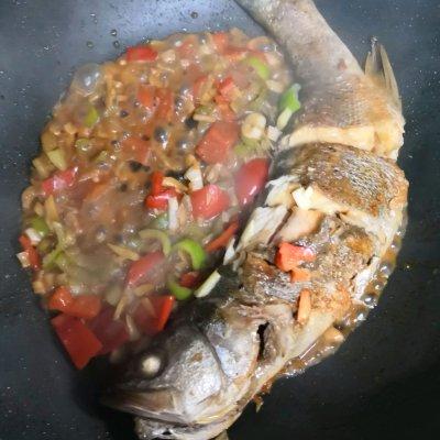 海鲈魚怎麼做才好吃（紅燒海鲈魚）6