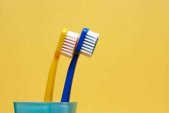 電動牙刷和普通牙刷究竟哪種好（電動牙刷和普通牙刷哪個好）3