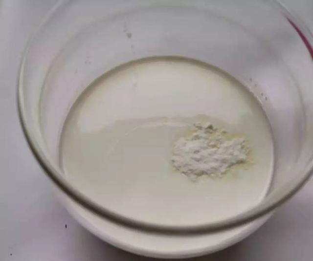 家庭自制酸奶最好喝的做法（自制一杯酸奶給家人）6
