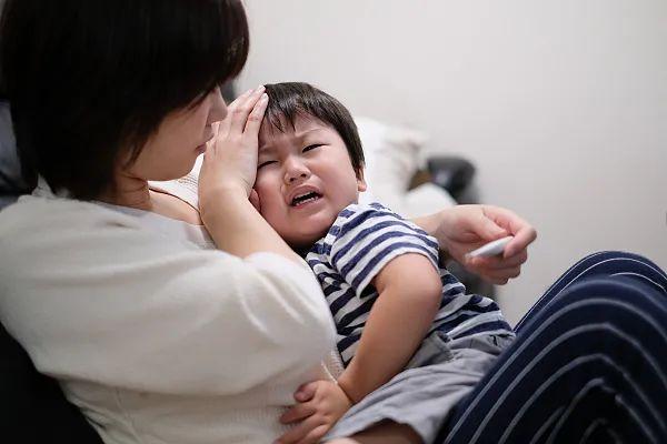 兒童發燒抽搐多久對大腦有影響（孩子熱抽了會抽）3