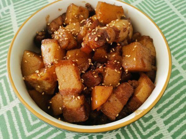 土豆紅燒肉怎樣做才好吃肥而不膩