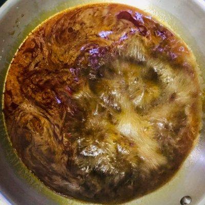 家庭版麻辣牛油火鍋的做法（香濃美味的麻辣牛油火鍋）3