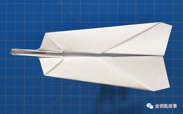 紙飛機的折法飛得又遠又超簡單（紙飛機折法教程1）1