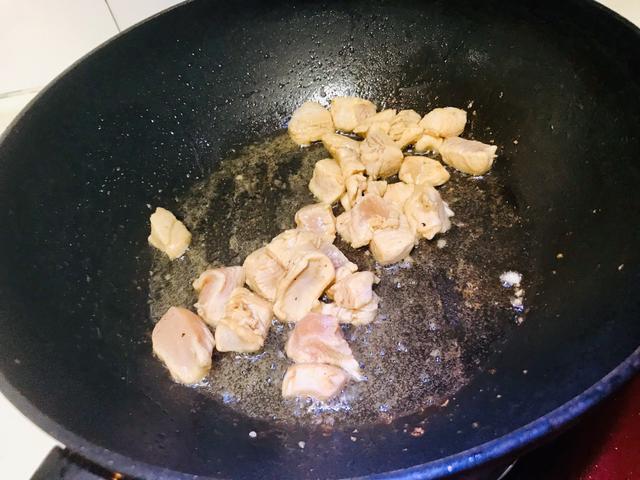 土豆香菇香腸焖飯電飯煲做法（一看就會的土豆雞肉香菇焖飯）6