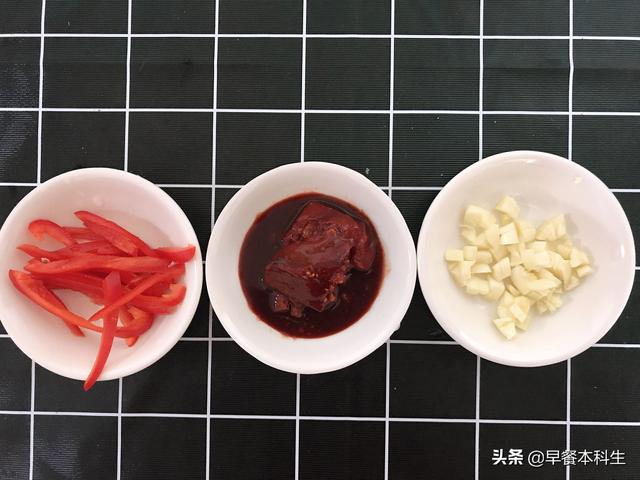 空心菜炒腐乳的做法竅門（這樣炒翠綠不發黑）3