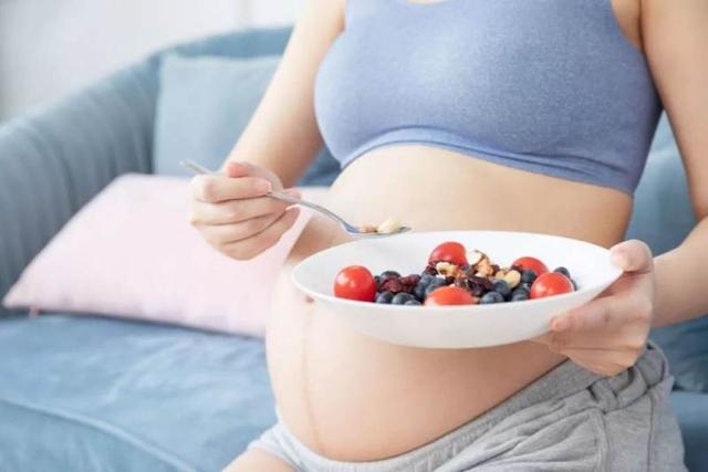 孕晚期吃什麼促進胎兒發育（胎兒在孕晚期發育最快）3