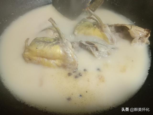 炖黃骨魚湯怎麼最入味（在家裡要做出奶白色的魚湯）2