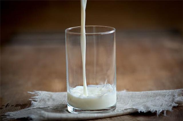 孕婦什麼期間喝牛奶比較好（孕婦喝牛奶還是有這五點注意事項）2