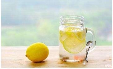 正确泡檸檬水喝方法（自己在家泡檸檬水）3