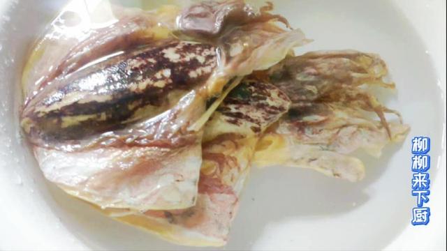 墨魚幹炒香幹（墨魚幹營養豐富）1