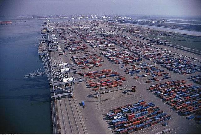德國漢堡港貨物吞吐量（荷蘭鹿特丹港貨物吞吐量4.69億噸）5