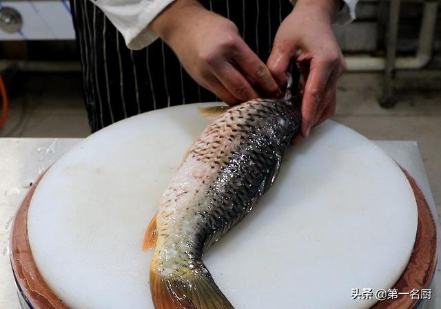 紅燒魚的家常做法簡單易學還好吃（紅燒魚這樣做才好吃）3