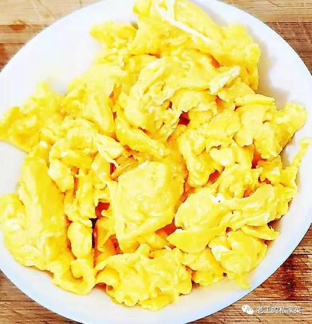 做百合炒雞蛋的方法（百合炒蛋非常好吃）9