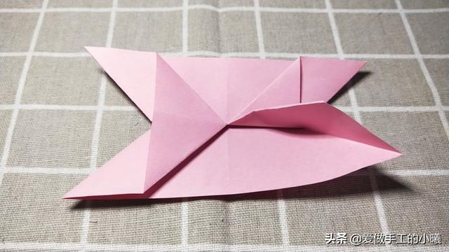 蝴蝶結折紙超簡單的方式（折紙教程:當愛心遇上蝴蝶結）10