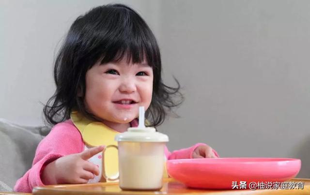 寶寶不能喝純牛奶麼（寶寶喝純牛奶别太早）10