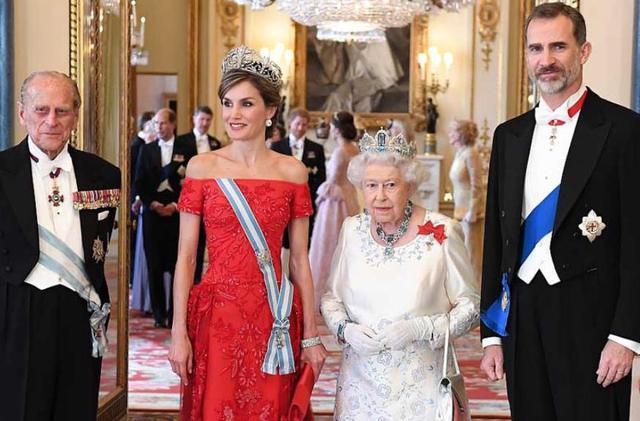 英國王室珍珠飾品樣式（英王室被蒙塵的6件絕世珠寶）2
