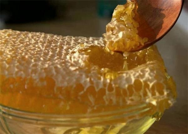 什麼是蜂巢蜜怎麼吃效果好（巢蜜怎麼吃比較好）1