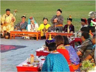 有關蒙古族的風俗和習慣（淺談蒙古族的風俗習慣）4