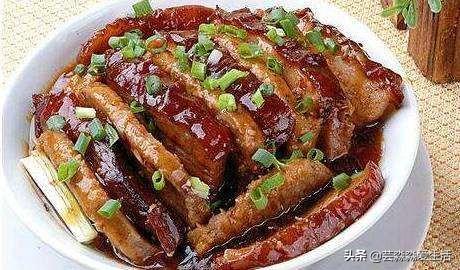 吃廣西荔浦芋頭扣肉（廣西的十大經典名菜之桂林荔浦芋扣肉）8