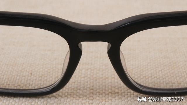 康明眼鏡框黑色純钛會不會掉鍍層（Hearts眼鏡闆材鏡框斷裂的修理維修）61