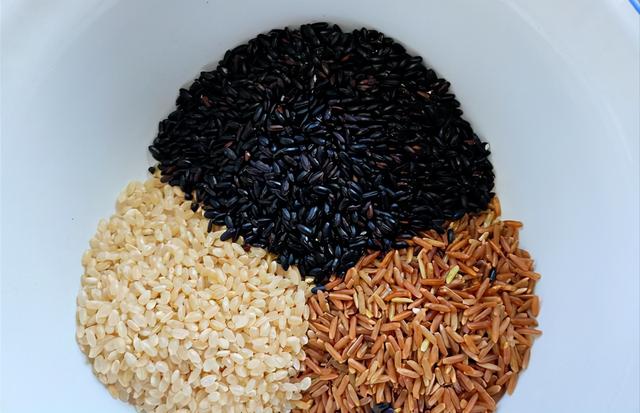 五色糙米飯怎麼煮更軟糯（三色糙米飯營養比米飯高）4