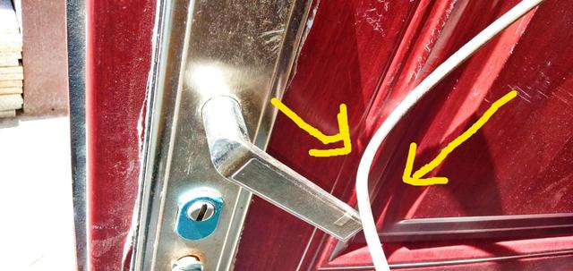 沒有鑰匙怎麼把室内鎖打開不傷門（既使鑰匙忘在家裡把防盜門關了）6