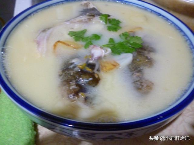 魚頭湯的16種家常做法（魚頭湯這樣做湯白味濃）6