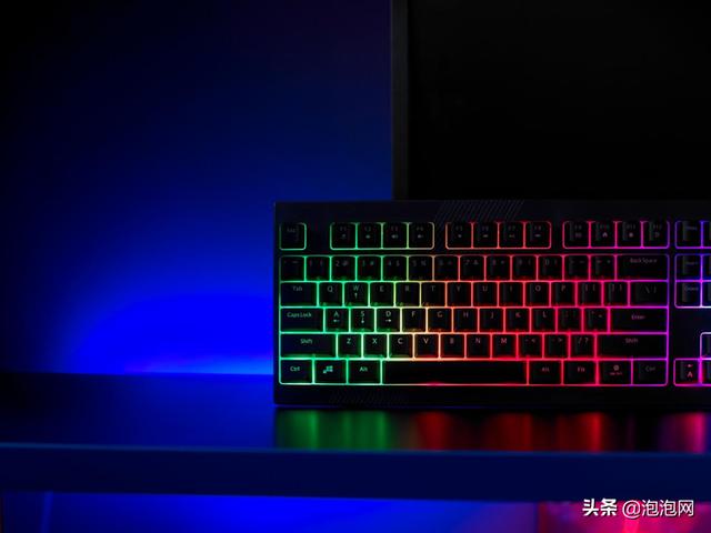 雷柏鍵盤v500s開啟鍵盤燈（打開新世界雷柏V50S背光遊戲鍵盤上市）2