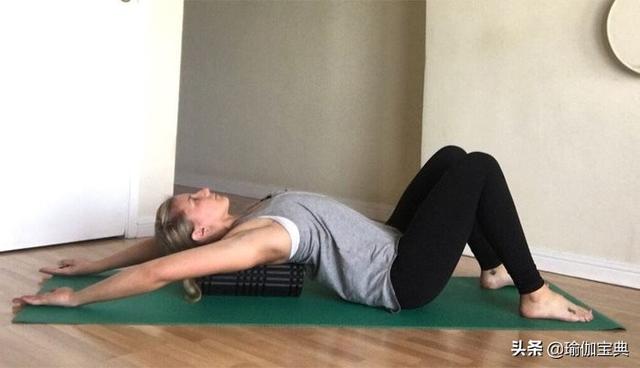 胸部發力的瑜伽動作（7個簡單的瑜伽動作來支撐你的胸部訓練）7