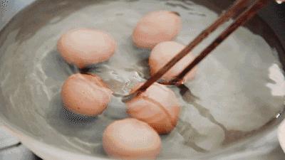 雞蛋放冰箱前要洗幹淨嗎（雞蛋放進冰箱前要清洗）3