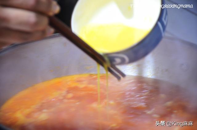 簡單的西紅柿雞蛋湯做法（西紅柿雞蛋湯看着簡單）11