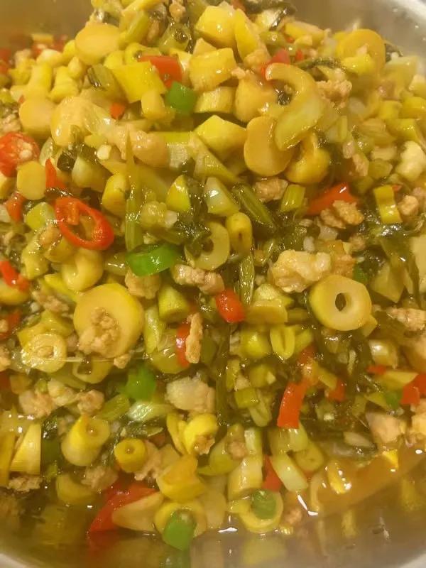 甜苦筍燒酸菜湯怎麼做