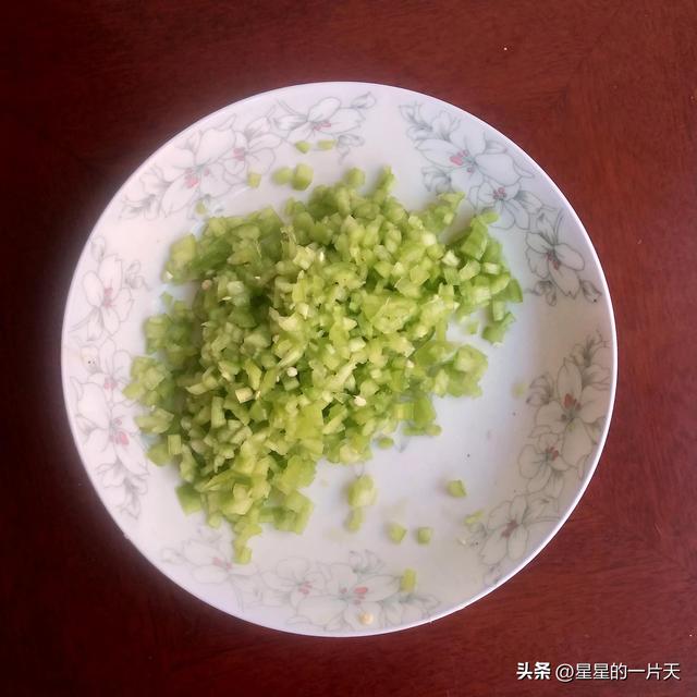高壓鍋能做韭菜盒子麼（今天我做的盒子特别香）1