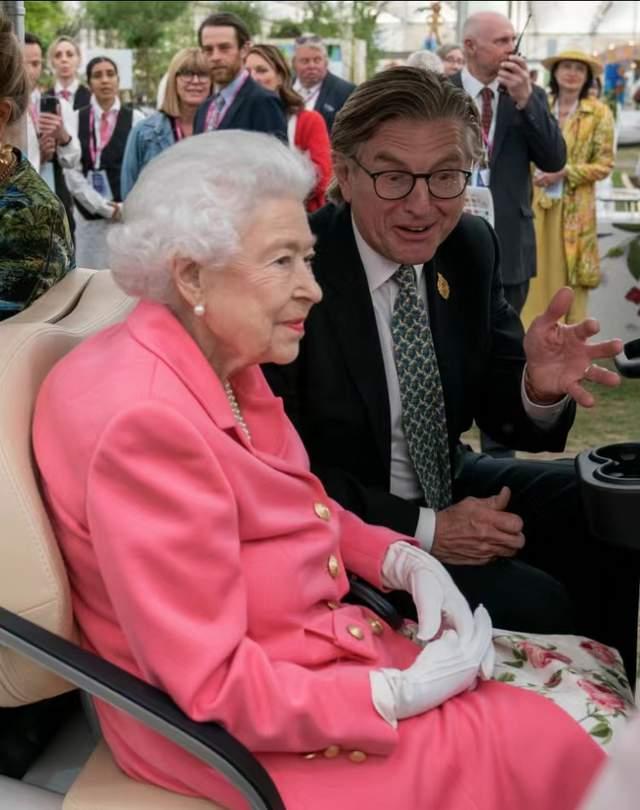 23套着裝解碼英國女王（96歲英女王時隔兩月首次露面）4