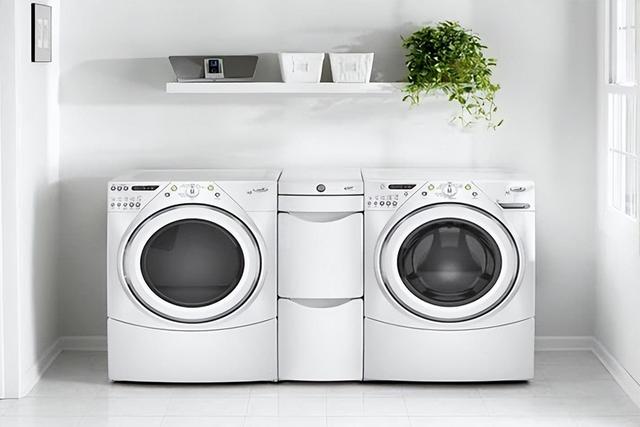 全自動洗衣機可以洗衣服不能脫水