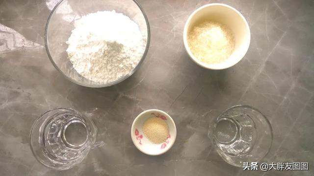 在家制作白糖糕的做法（蓬松有彈性的白糖糕做法）2