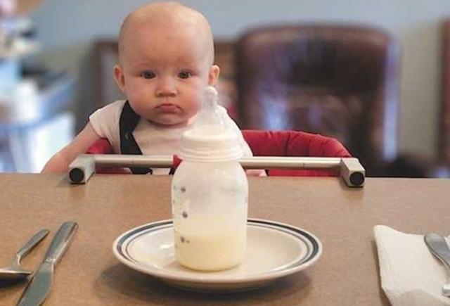 怎麼才能讓娃喝奶粉