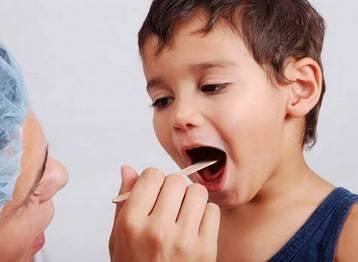 嬰兒咳嗽喉嚨癢是怎麼回事（寶寶咳嗽喉嚨發癢）3